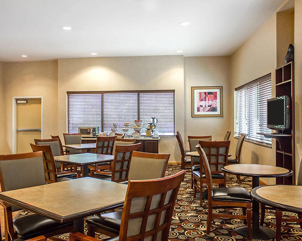 Holiday Inn - Cheshire - Southington By Ihg Экстерьер фото