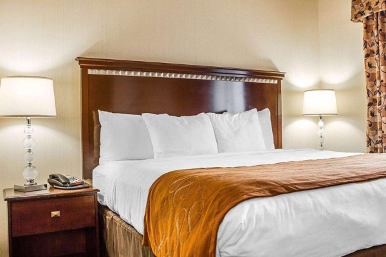 Holiday Inn - Cheshire - Southington By Ihg Экстерьер фото